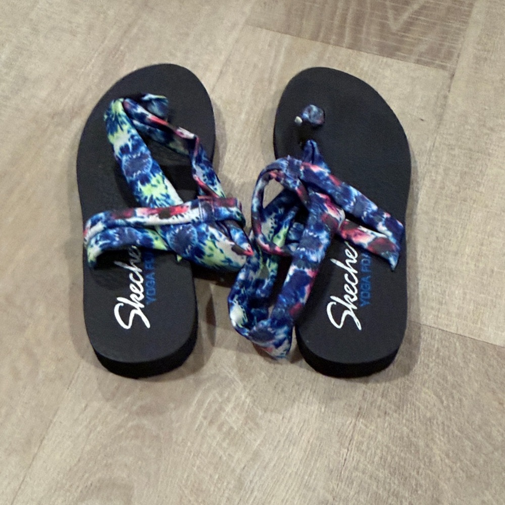 Skechers Black Sandals with Vibrant Multicolor Straps - Picture 5 of 5